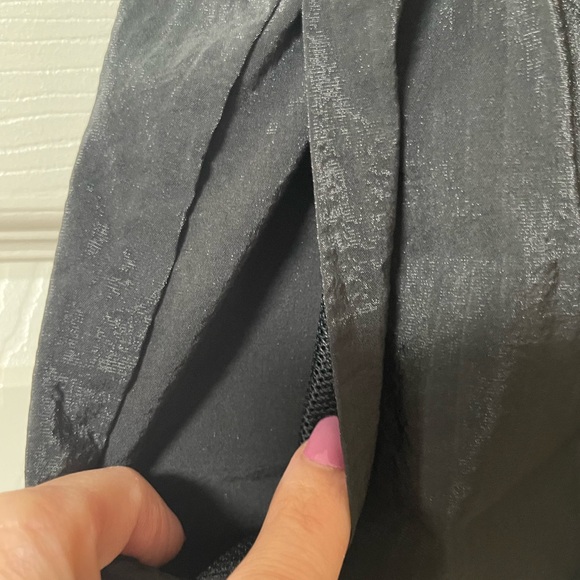 NWT: CHAMPION Women’s Woven Shorts, Moisture Lightweight Gym Shorts Size Medium - Picture 8 of 10